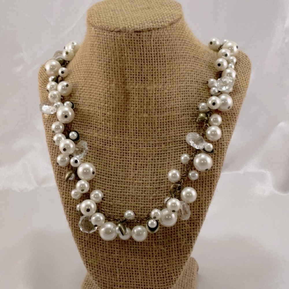 C&I Beautiful Crystal and Pearl Necklace